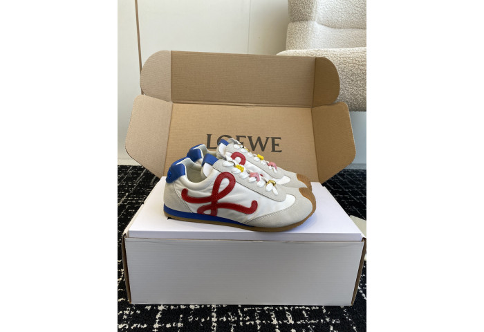 Loe*we Ballet Runner