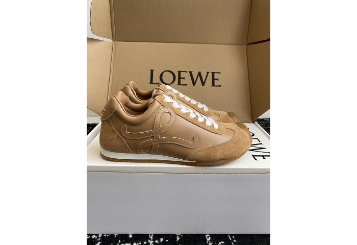 Loe*we Ballet Runner