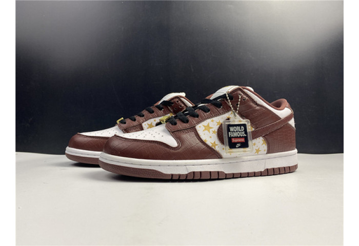 Supre* X Dunk Low OG SB QS ''Barkroot Brown'' - DH3228 103