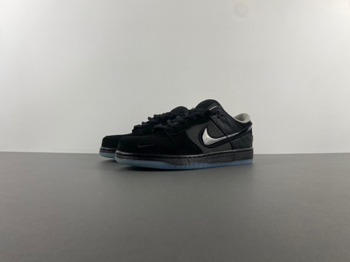 Nike Dunk Low Lux “Oregon Black” x Division Street HV1470-001