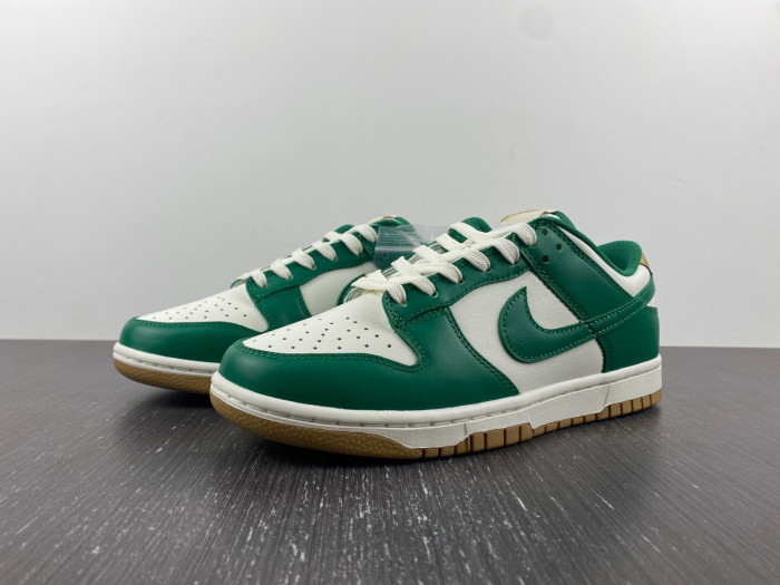 nike dunk low ''malachite metallic gold'' fb7173-131