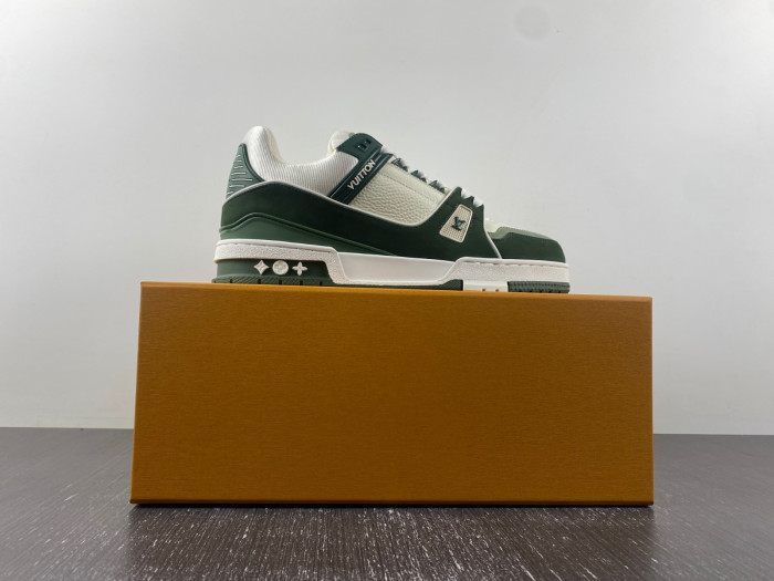 LOU1VTON trainer (EU47)