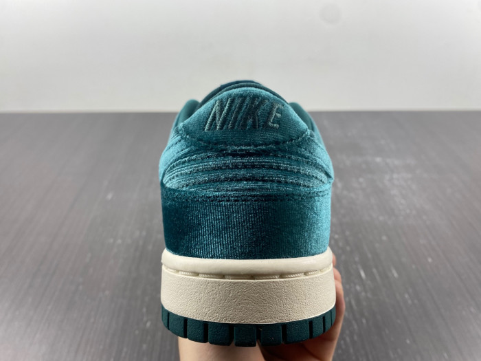 nike dunk low "velvet teal" dz5224-300