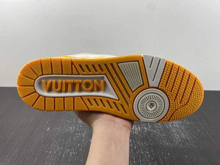 LOU1VTON trainer (EU47)