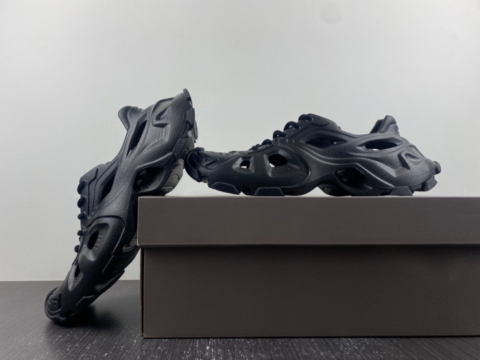 blc* hd lace-up sneaker