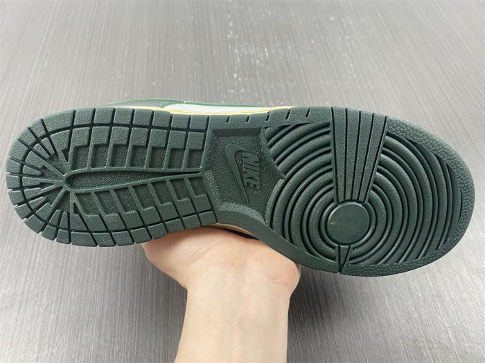 nike dunk low vintage green dq8580-100