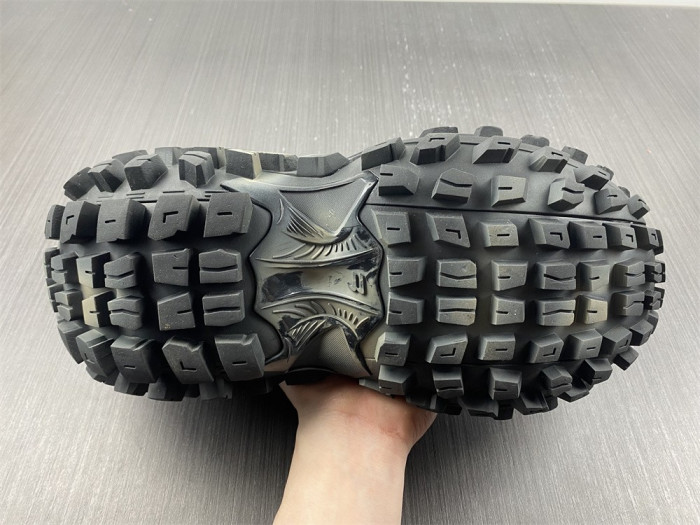 blc* defender sneaker