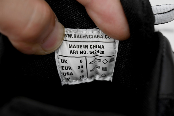 Ba*len*cia*ga tess black and white led 542023 w1gb1 2045