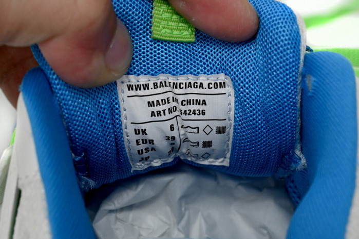 Ba*len*cia*ga tess s.green, white, and blue 542436 w2bc3 0285