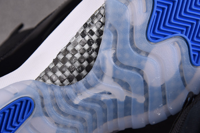 air jordan 11 retro low "space jam" fv5104-004