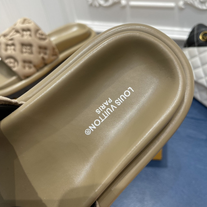 LOU1_TON POOL PILLOW COMFORT MULE (EU35-EU40)