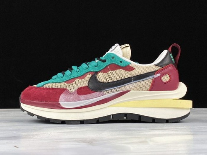 sacai x nike regasus vaporrly sp beige/purplish red-grass green bv0073-102